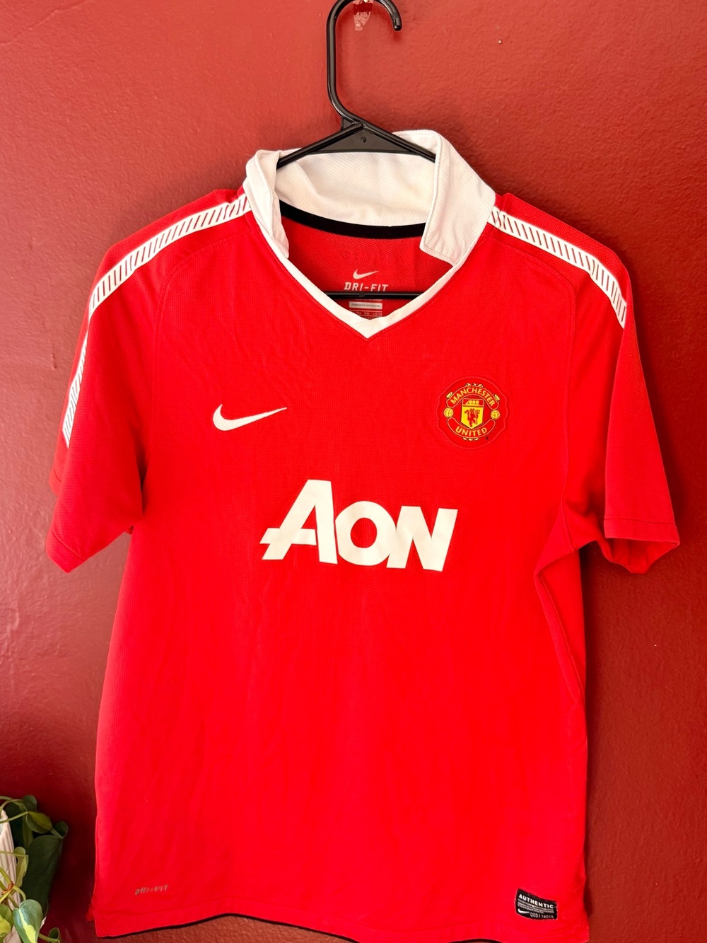 Vintage Nike Manchester United 2010/2011 Home Jersey - Boys XL (13-15 Yrs)